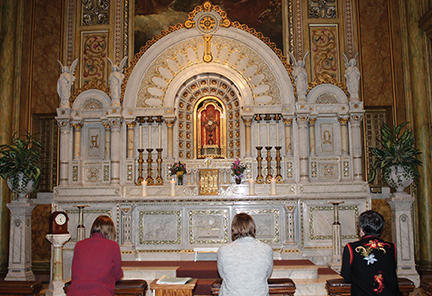 Vision 2017 Walsh 5 Celibacy leads me Pictured in eucharistic adoration are Sisters Sarah Hennessy, Walsh, and Eileen McKenzie, F.S.P.A.