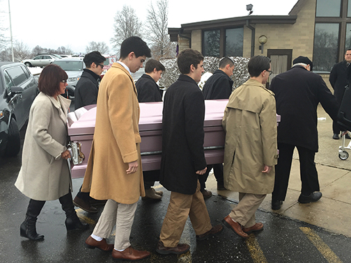 Vision 2017 O'Connell-Cahill 5 Pope Francis wants YOU to be a missionary Students at St. Ignatius High School in Cleveland are active in the St. Joseph of Arimathea Pallbearer Ministry.