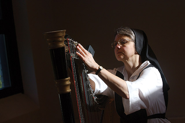 Vision 2021 Schuck Scheiber 2 Living simply, centered on prayer Sister Kathleen O’Neill, O.C.S.O. tunes her harp.